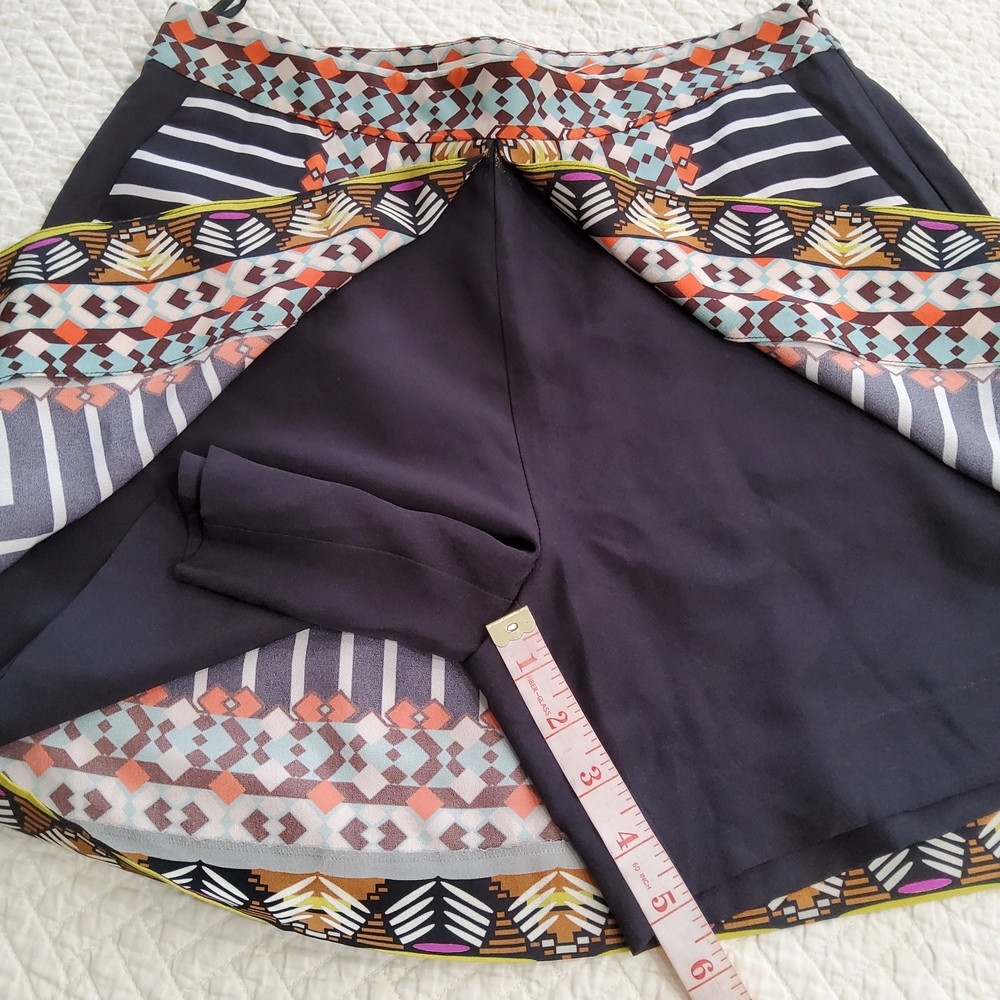 Geometric Patterned Black Skirt - Picture 12 of 12
